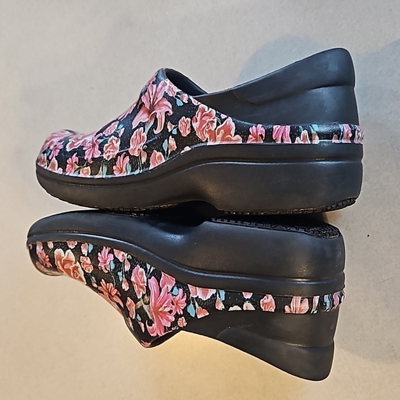 Floral crocs clogs - Picture 7 of 9